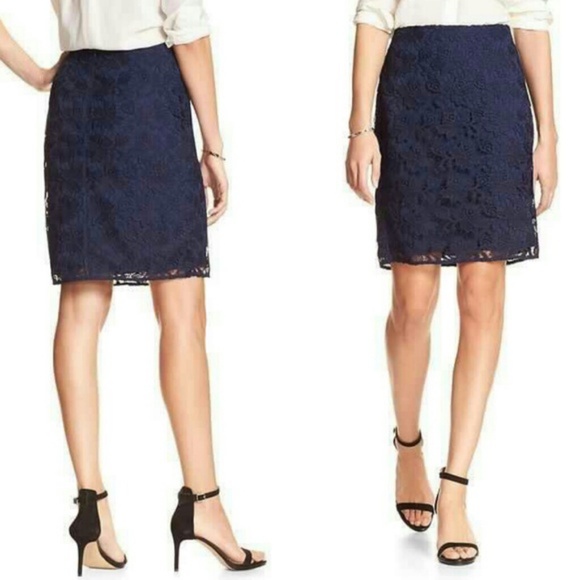 Banana Republic Dresses & Skirts - BANANA REPUBLIC blue lace floral pencil skirt